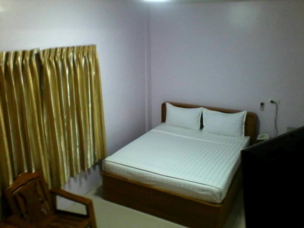 Aung Tha Pyay Hotel 3 Rangum Quarto foto