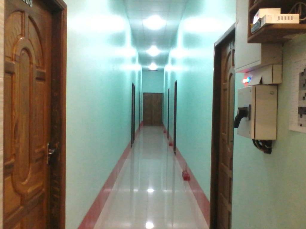 Aung Tha Pyay Hotel 3 Rangum Quarto foto