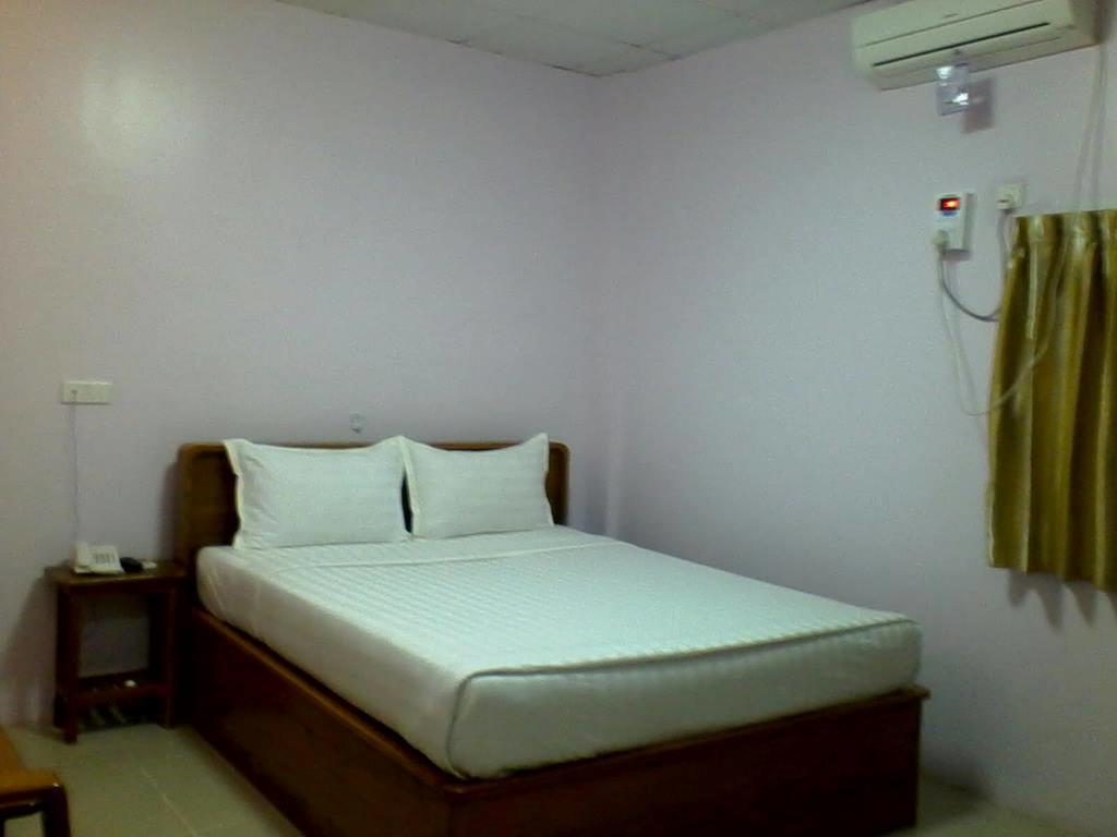 Aung Tha Pyay Hotel 3 Rangum Quarto foto