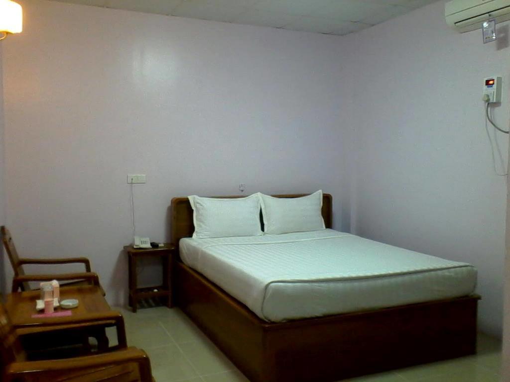 Aung Tha Pyay Hotel 3 Rangum Quarto foto